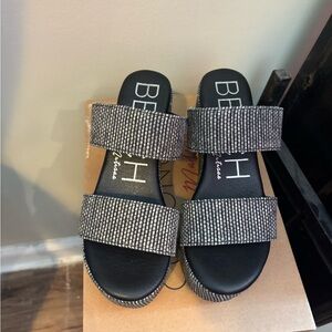 Brand new!!! Matisse Black and Silver Women's Sandals new in box sz 8
